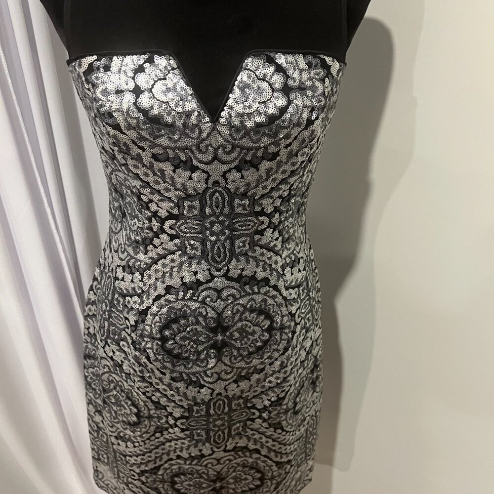 Brand New with Tags Adrianna Pappel Silver Black Sequin Sheer Yoke  Sheath Shift